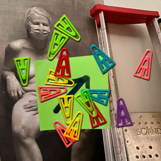 Illustration och collage med plastgem i olika färger och en bild på en kropp
